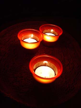 3GläsermitTeelichtern