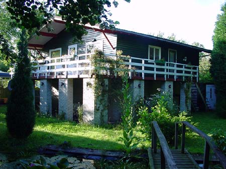 HausbreitvonhintenNL